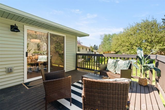 290 NE Torval Canyon Road, Poulsbo, WA 98370