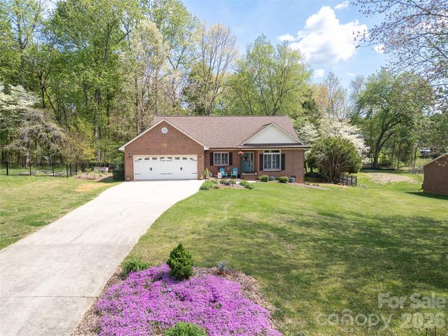 7982 King Arthurs Court, Denver, NC 28037