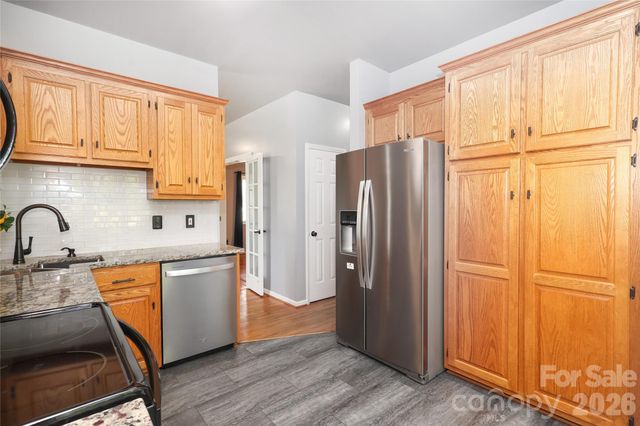 7982 King Arthurs Court, Denver, NC 28037