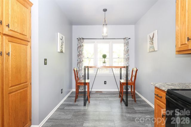 7982 King Arthurs Court, Denver, NC 28037