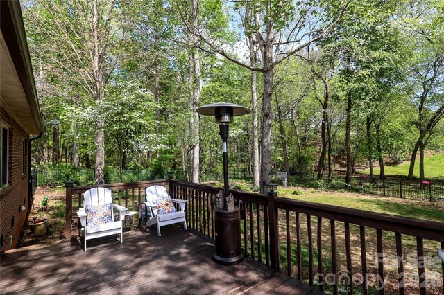 7982 King Arthurs Court, Denver, NC 28037