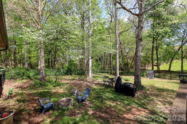 7982 King Arthurs Court, Denver, NC 28037