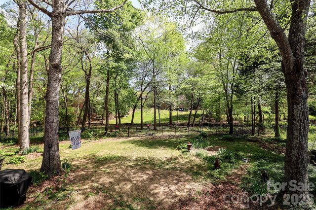 7982 King Arthurs Court, Denver, NC 28037