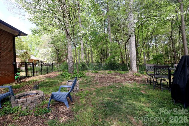 7982 King Arthurs Court, Denver, NC 28037