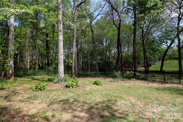 7982 King Arthurs Court, Denver, NC 28037