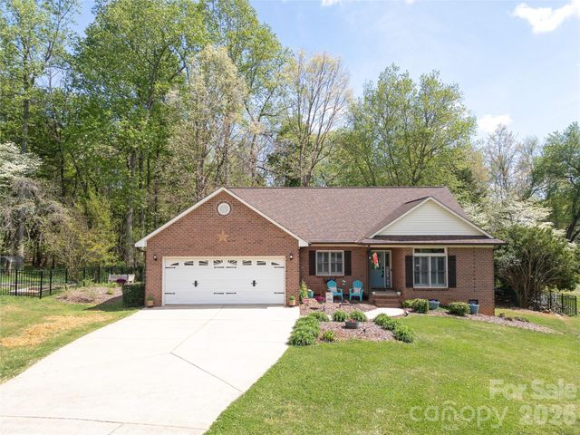 7982 King Arthurs Court, Denver, NC 28037