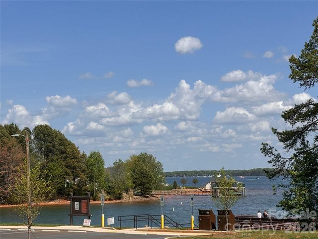 7982 King Arthurs Court, Denver, NC 28037