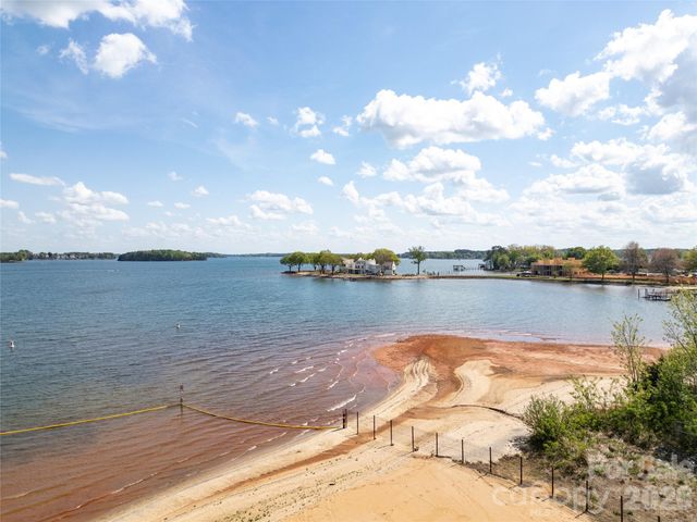 7982 King Arthurs Court, Denver, NC 28037