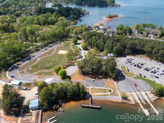 7982 King Arthurs Court, Denver, NC 28037