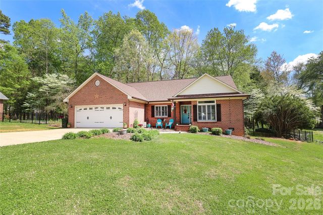 7982 King Arthurs Court, Denver, NC 28037