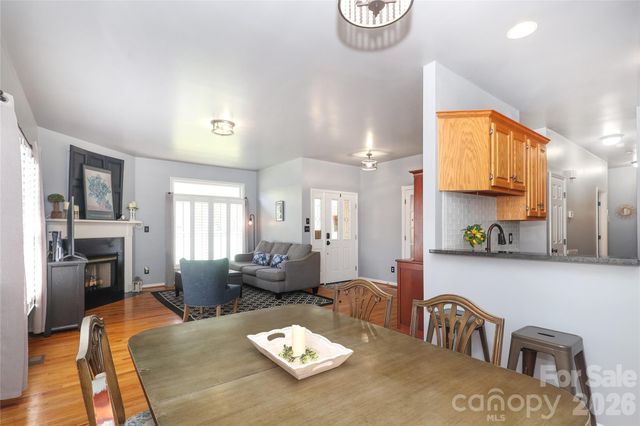 7982 King Arthurs Court, Denver, NC 28037