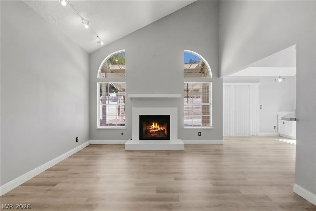 8912 Surf View Drive, Las Vegas, NV 89117 — photo 2