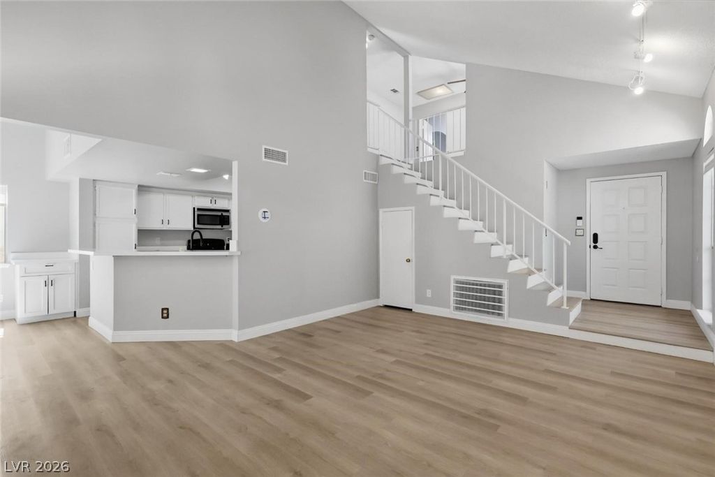 8912 Surf View Drive, Las Vegas, NV 89117 — photo 5