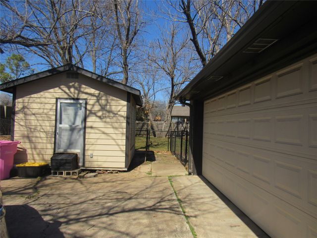 720 Blanton Drive, Sherman, TX 75092