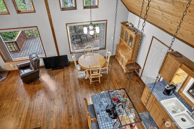 31 N Mallard Way W, Hoodsport, WA 98548