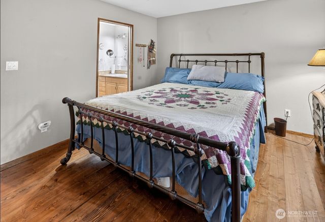 31 N Mallard Way W, Hoodsport, WA 98548