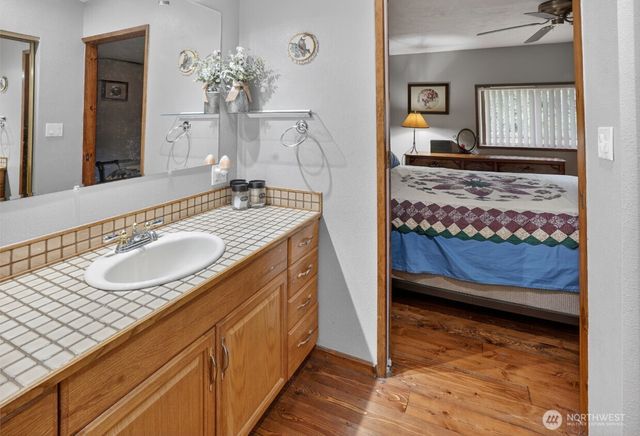 31 N Mallard Way W, Hoodsport, WA 98548