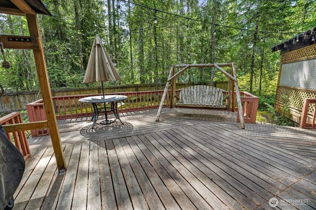 31 N Mallard Way W, Hoodsport, WA 98548