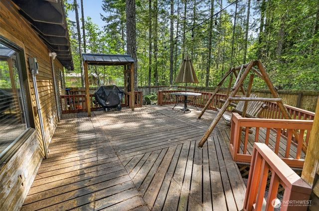 31 N Mallard Way W, Hoodsport, WA 98548
