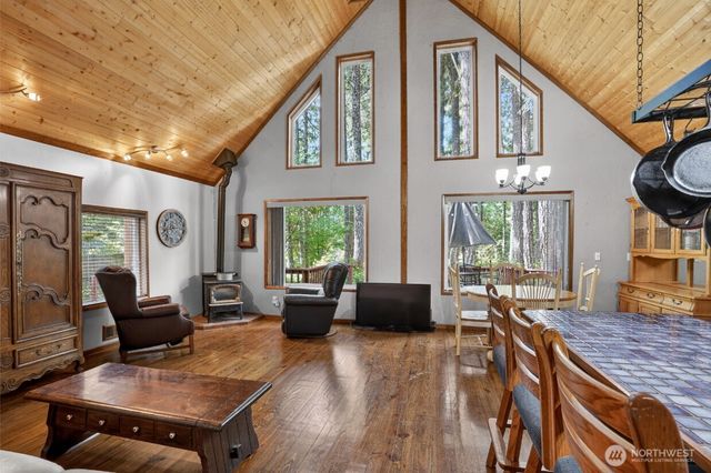31 N Mallard Way W, Hoodsport, WA 98548