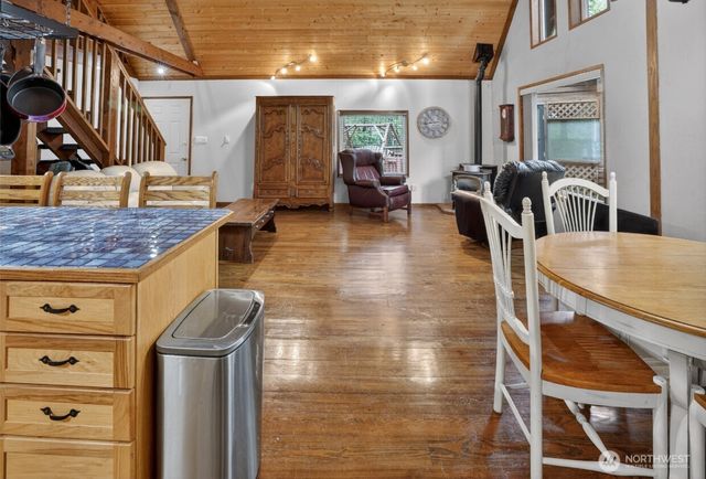 31 N Mallard Way W, Hoodsport, WA 98548
