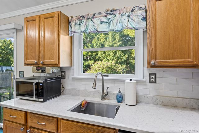 2200 Aldrich Lane, Laurel, NY 11948