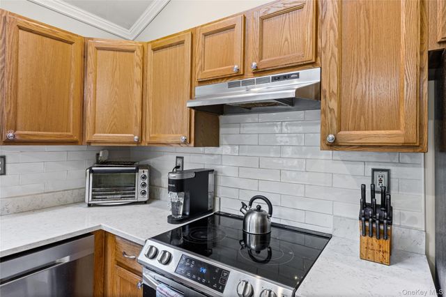 2200 Aldrich Lane, Laurel, NY 11948