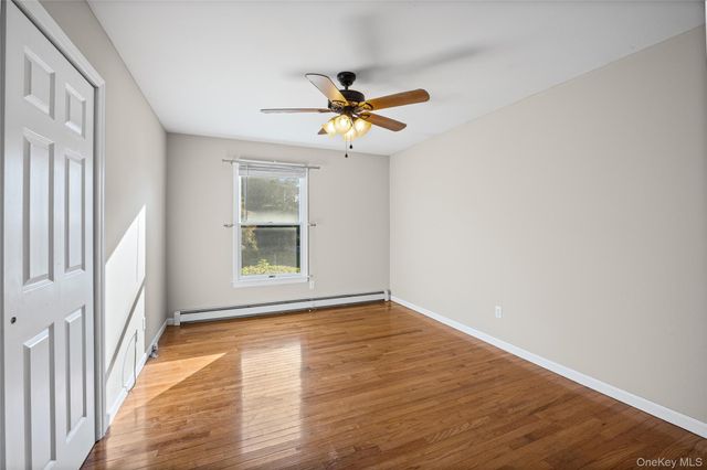 2200 Aldrich Lane, Laurel, NY 11948