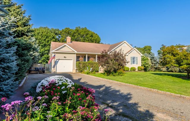 2200 Aldrich Lane, Laurel, NY 11948