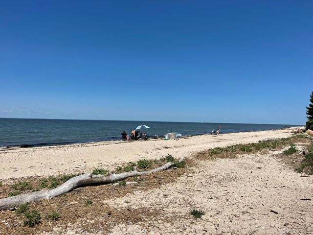 2200 Aldrich Lane, Laurel, NY 11948