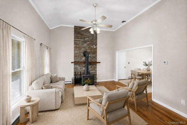 2200 Aldrich Lane, Laurel, NY 11948