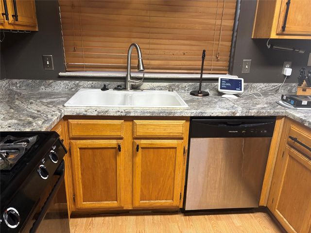 2502 Colleen Drive, Pearland, TX 77581