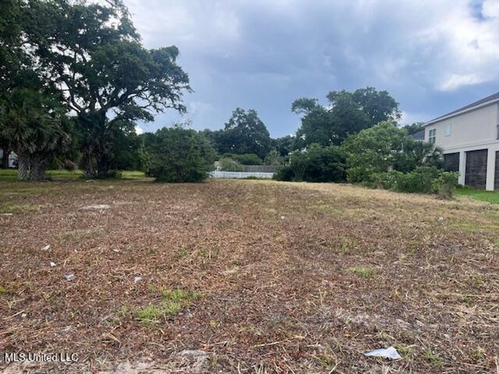 784 W Beach Boulevard, Pass Christian, MS 39571