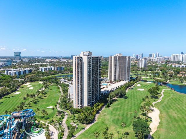 20335 W Country Club Dr 208, Aventura, FL 33180