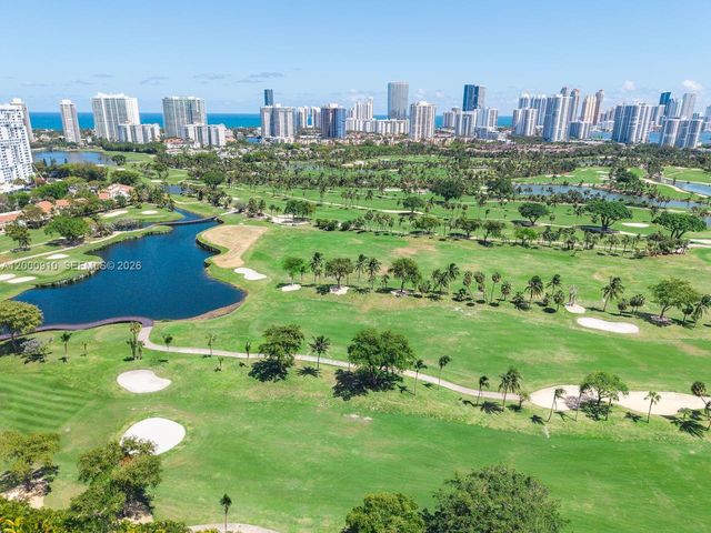 20335 W Country Club Dr 208, Aventura, FL 33180