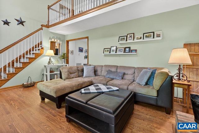 2 DOGWOOD LN, Nellysford, VA 22958