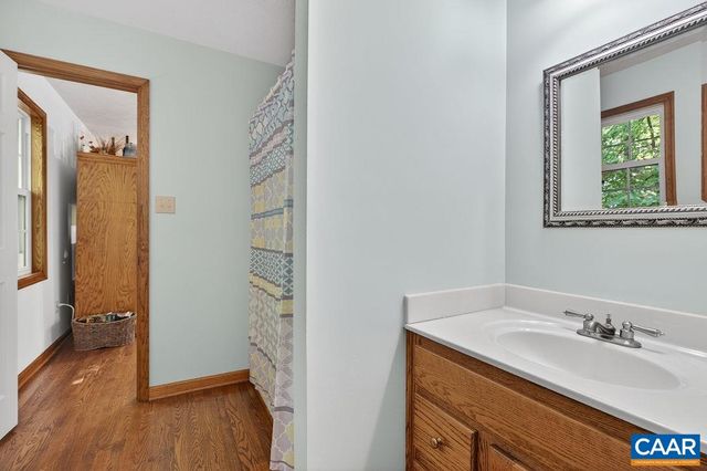 2 DOGWOOD LN, Nellysford, VA 22958
