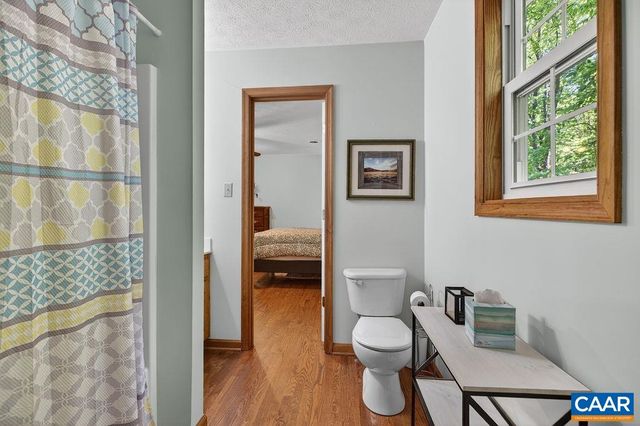 2 DOGWOOD LN, Nellysford, VA 22958