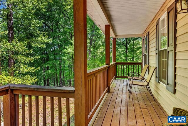 2 DOGWOOD LN, Nellysford, VA 22958