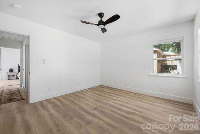 911 E Woodlawn Road, Charlotte, NC 28209
