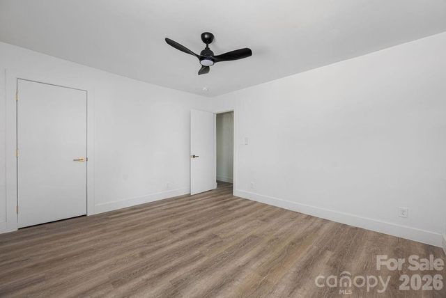911 E Woodlawn Road, Charlotte, NC 28209