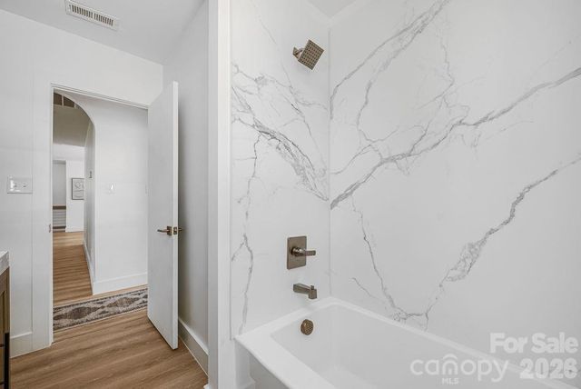 911 E Woodlawn Road, Charlotte, NC 28209