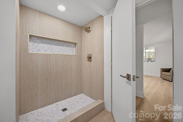 911 E Woodlawn Road, Charlotte, NC 28209