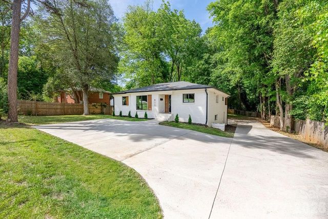 911 E Woodlawn Road, Charlotte, NC 28209