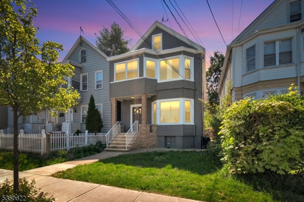 26 Grand St, Garfield City, NJ 07026