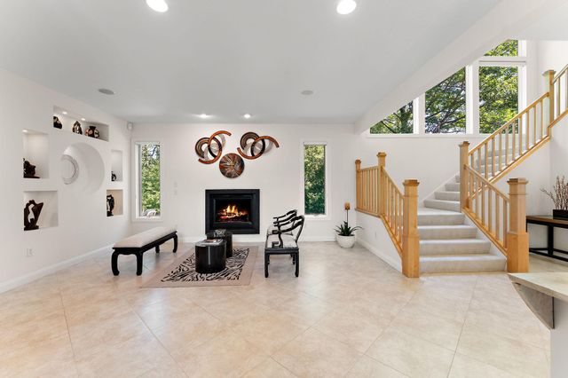 2935 Minnehaha Curve E, Minnetonka, MN 55391