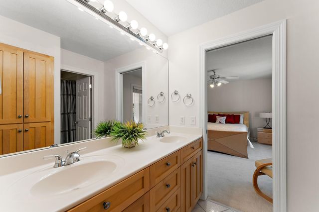 2935 Minnehaha Curve E, Minnetonka, MN 55391