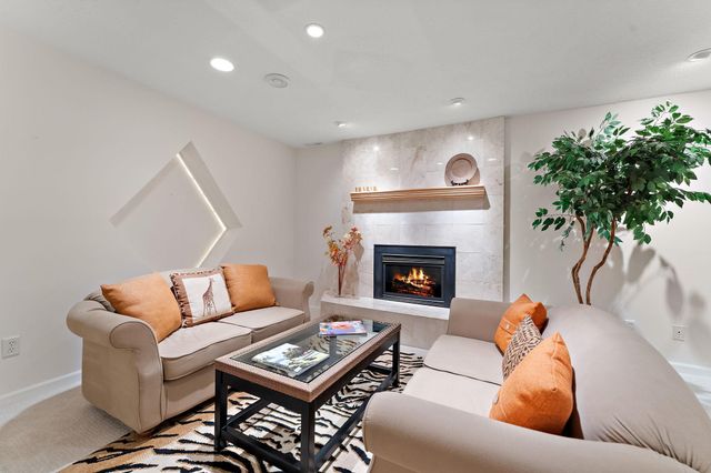 2935 Minnehaha Curve E, Minnetonka, MN 55391