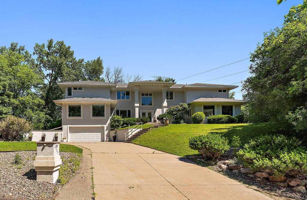 2935 Minnehaha Curve E, Minnetonka, MN 55391