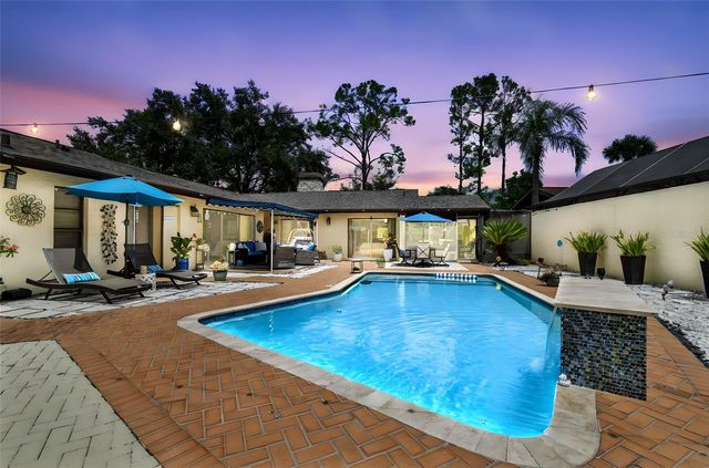 5004 PALOMA DRIVE, Tampa, FL 33624